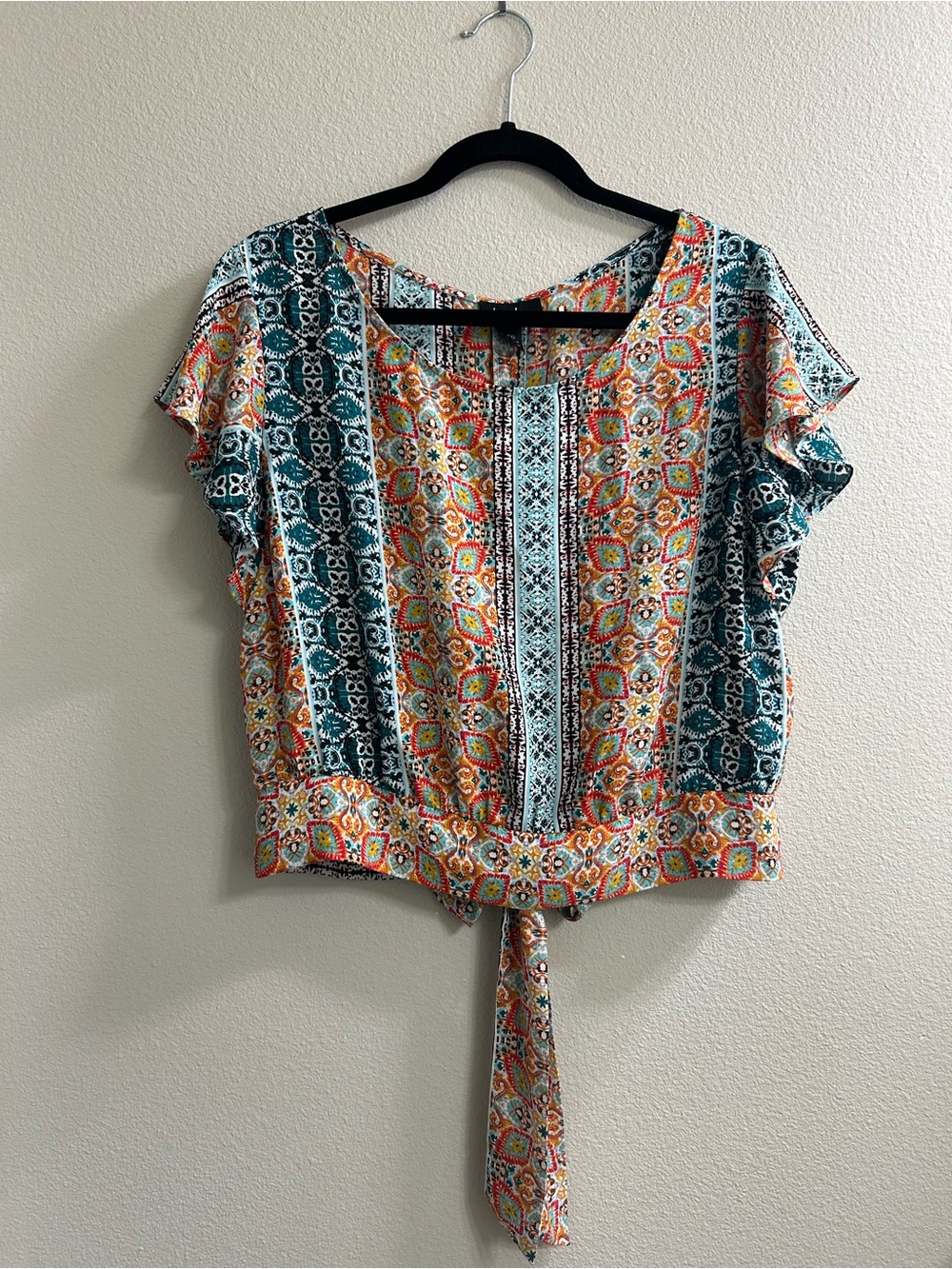 By & By Boho Tie-Back  Printed Junior’s Top in Teal and Multi XXL